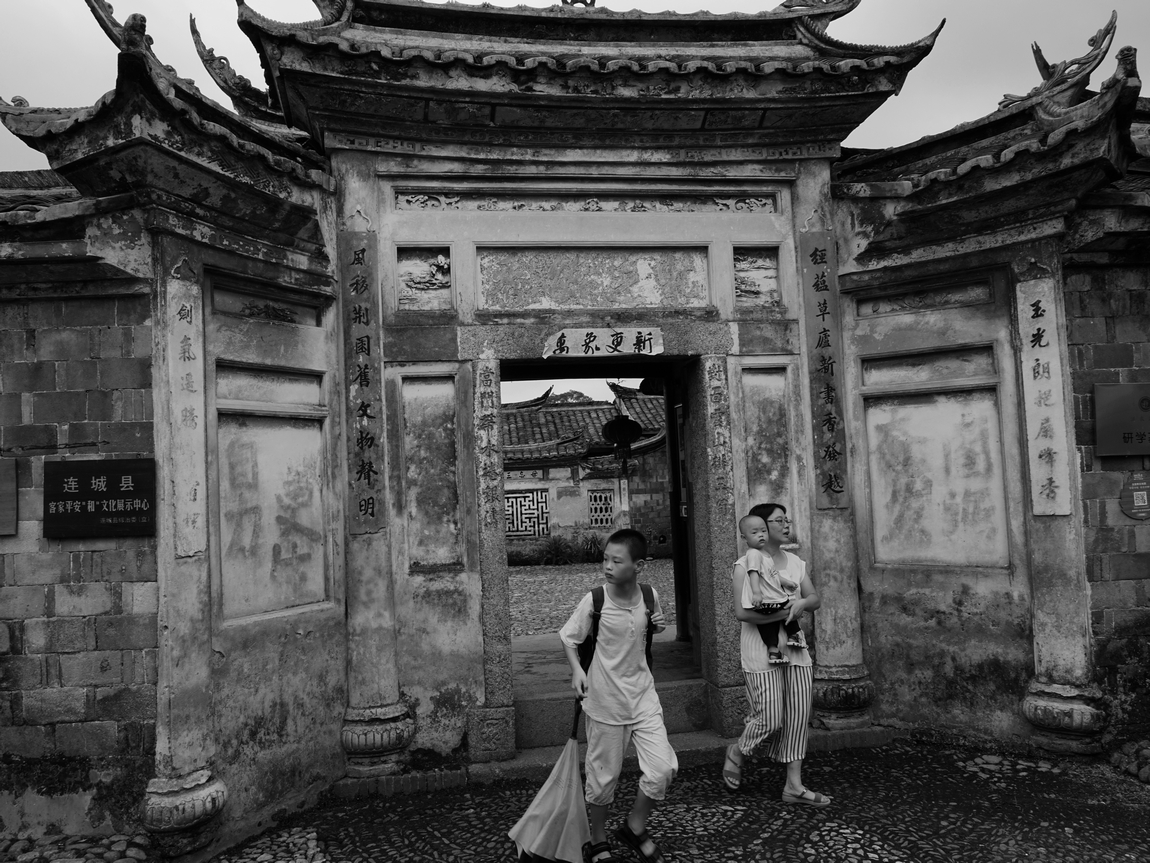 出門-2  陳永鑑.JPG
