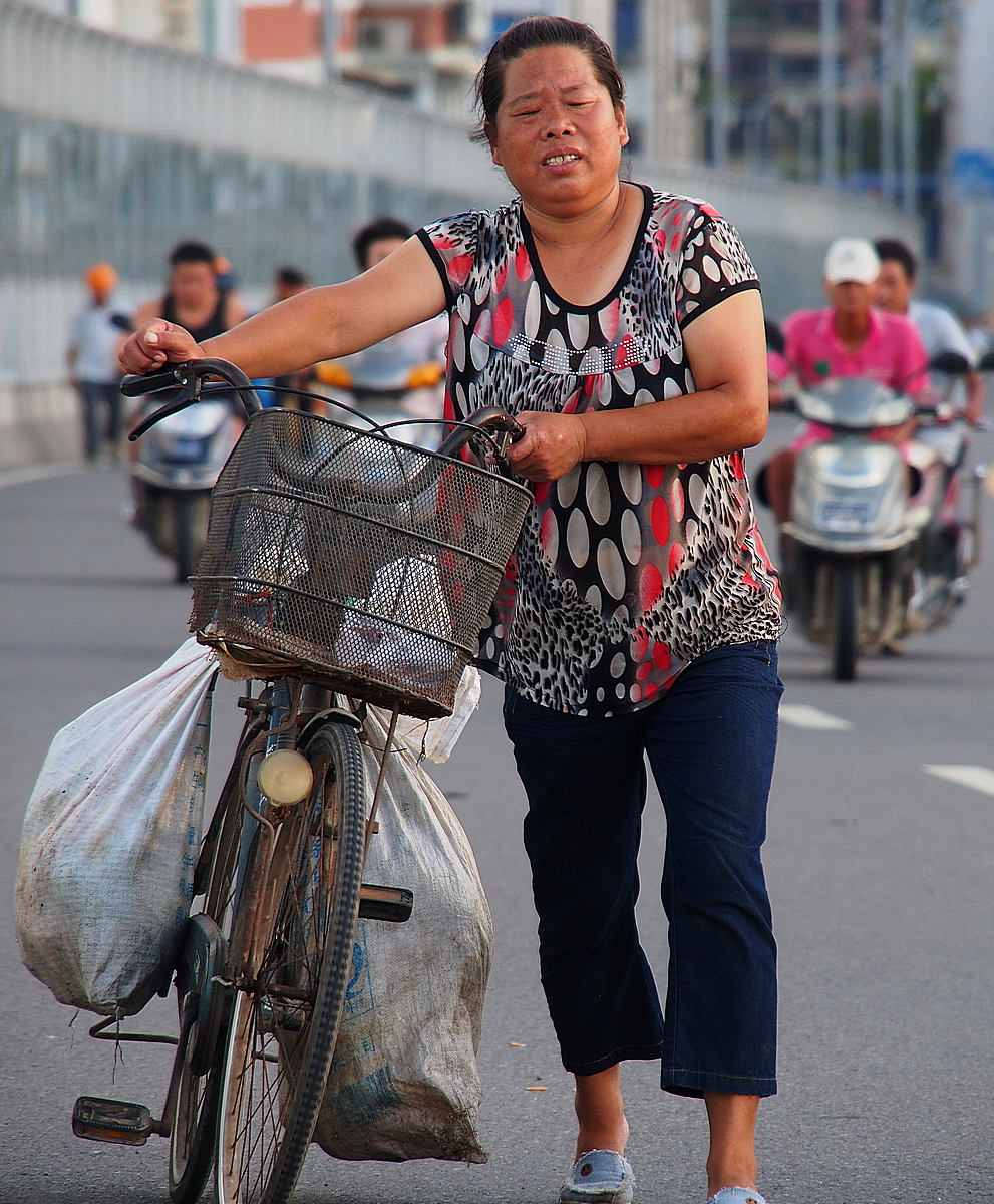 圖七.生活重擔.jpg