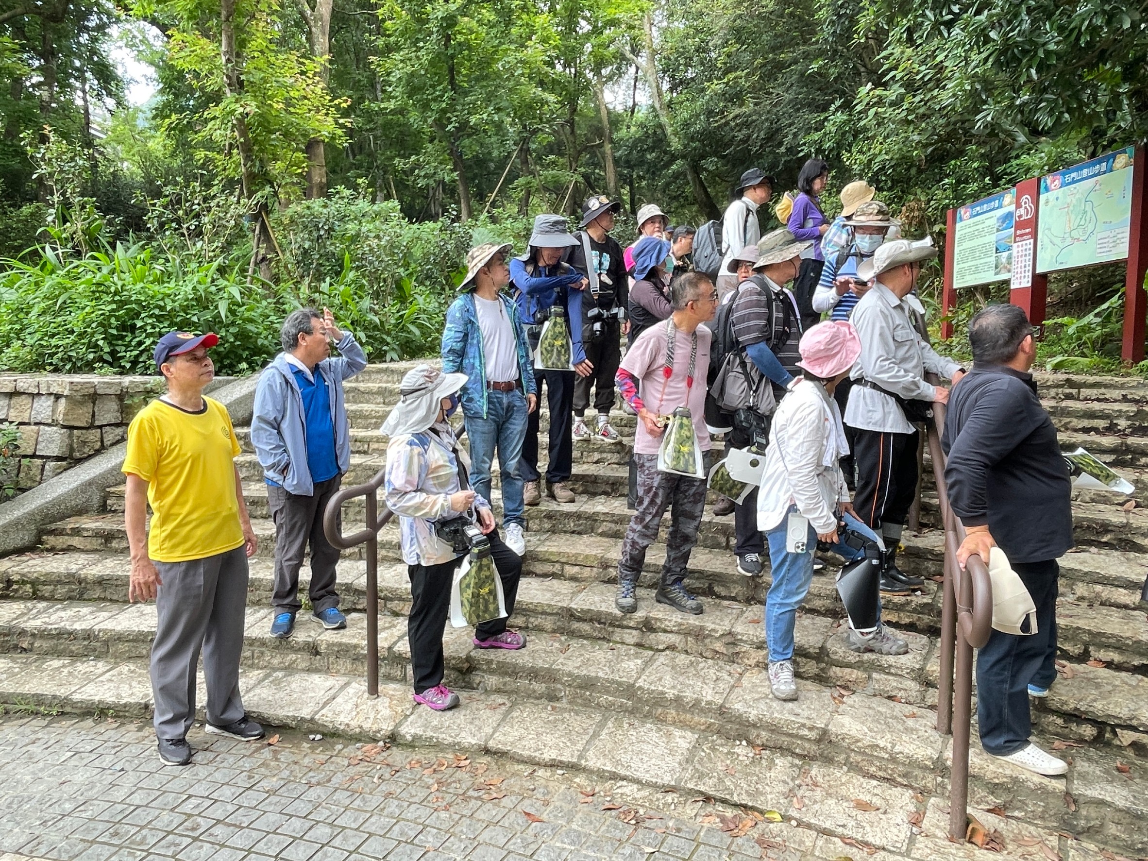 LINE_ALBUM_202469呂明俊老師微距專題班石門步道外拍花絮_240616_16.jpg