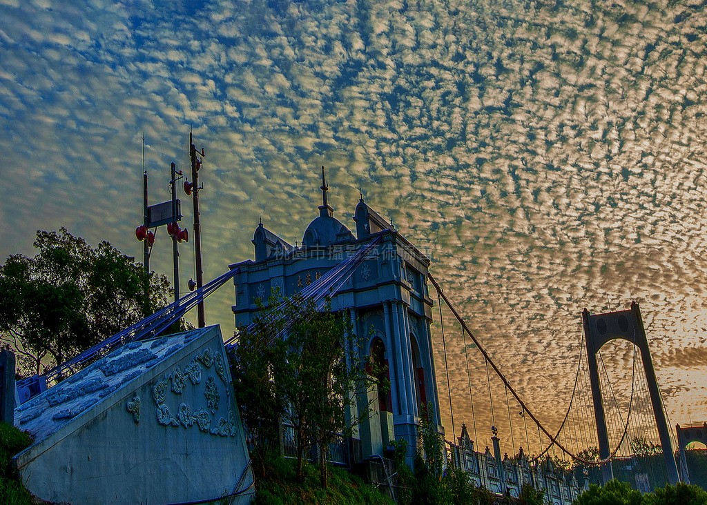 鋪天蓋地