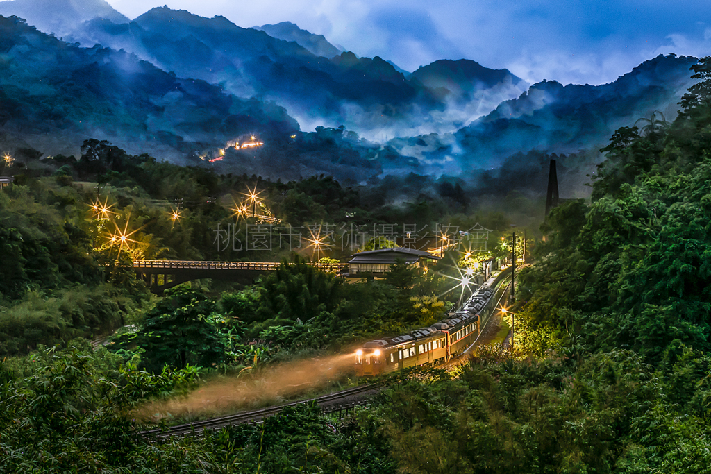 山巒火車