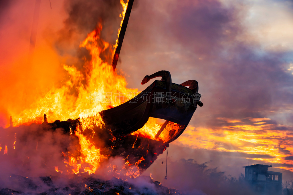 黎明出航
