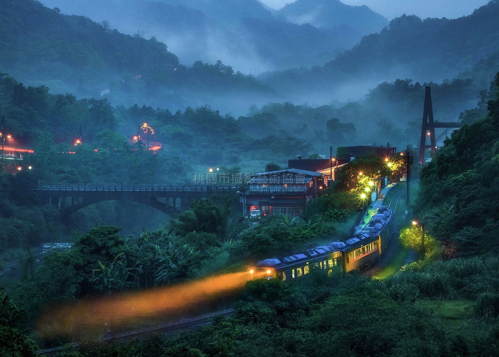 迷霧山城