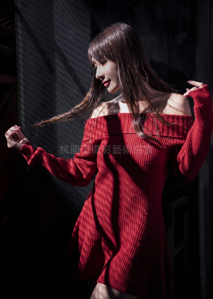 俏麗