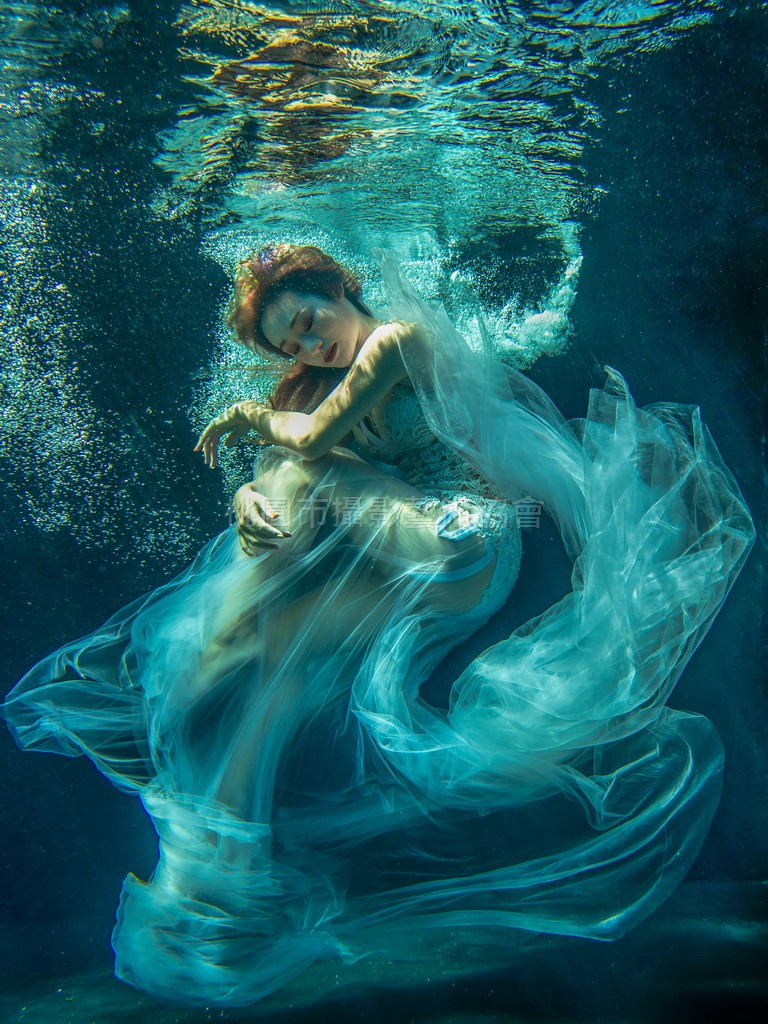 水中仙子