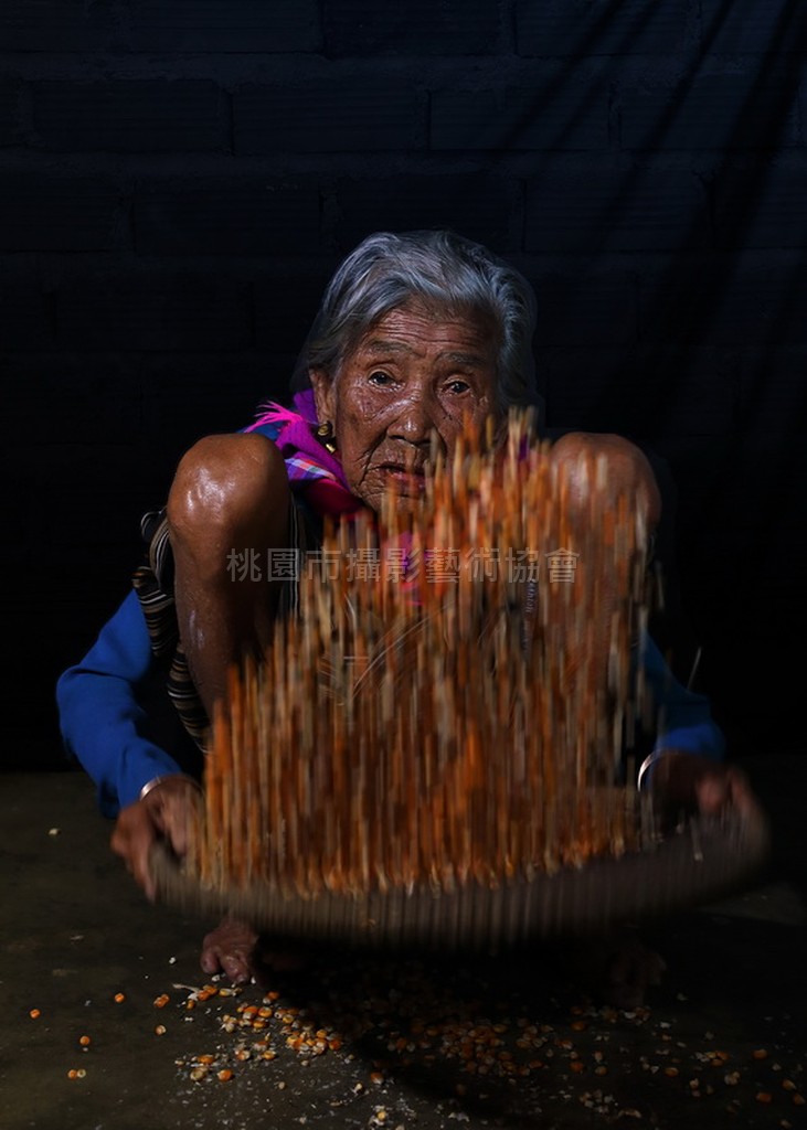 勤恳女性