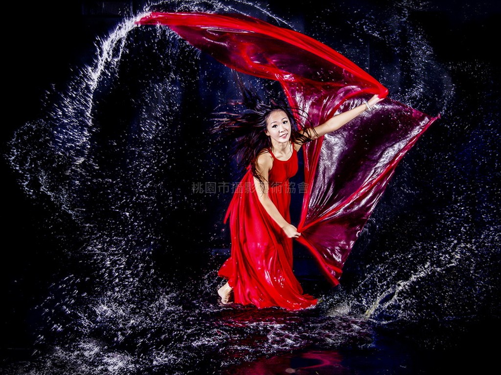 水花韻舞