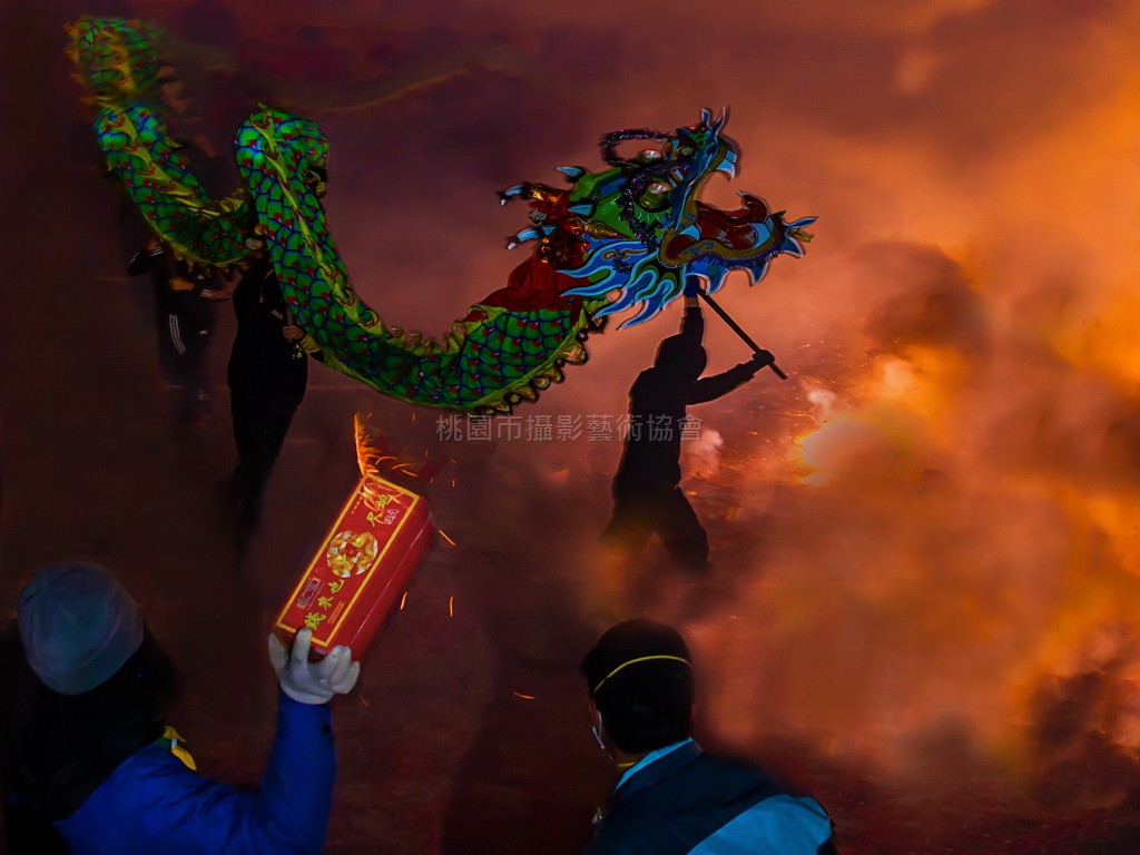 迎神龍