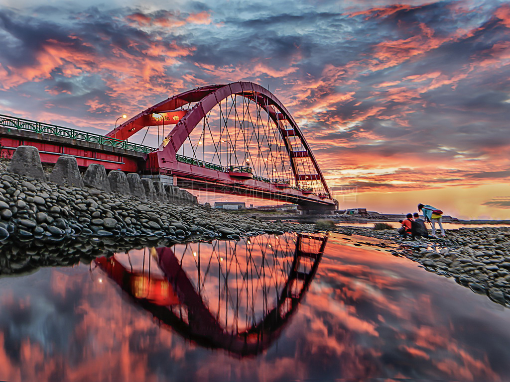 火燒彩虹橋