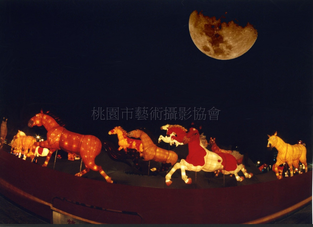 月夜奔馬