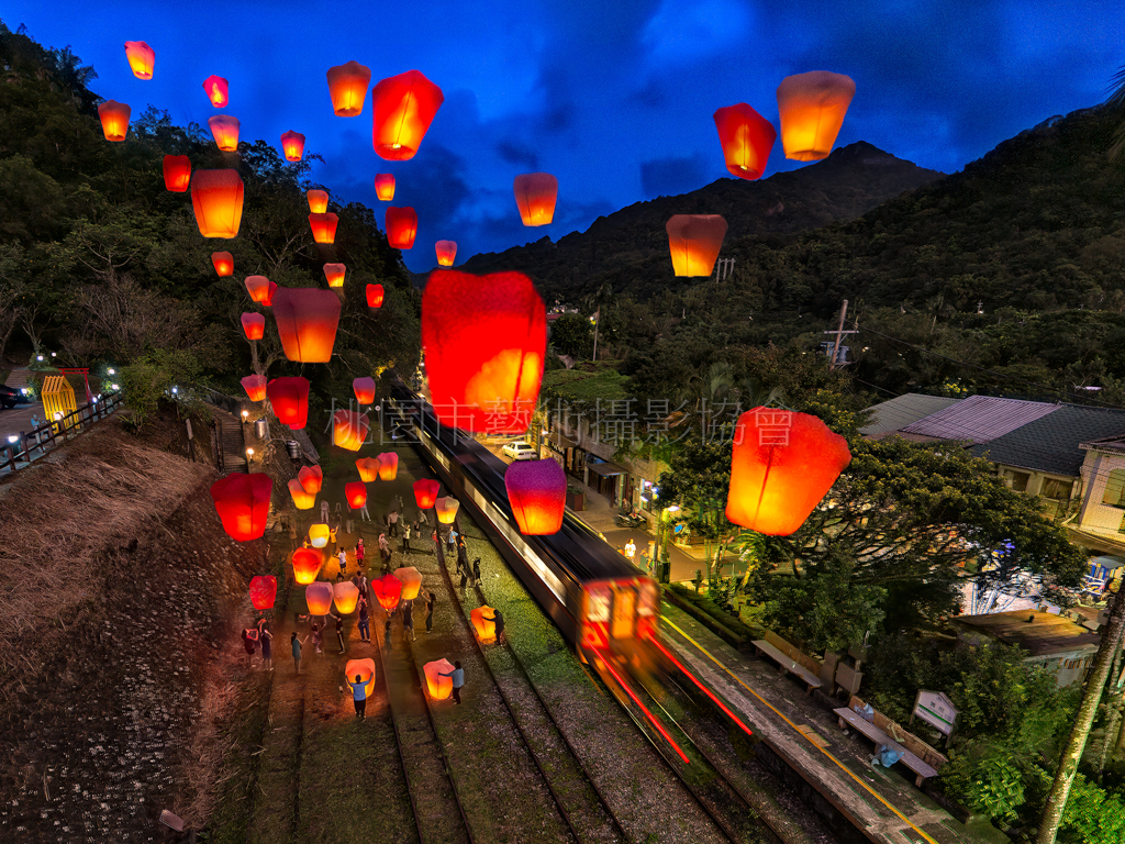 菁桐天燈