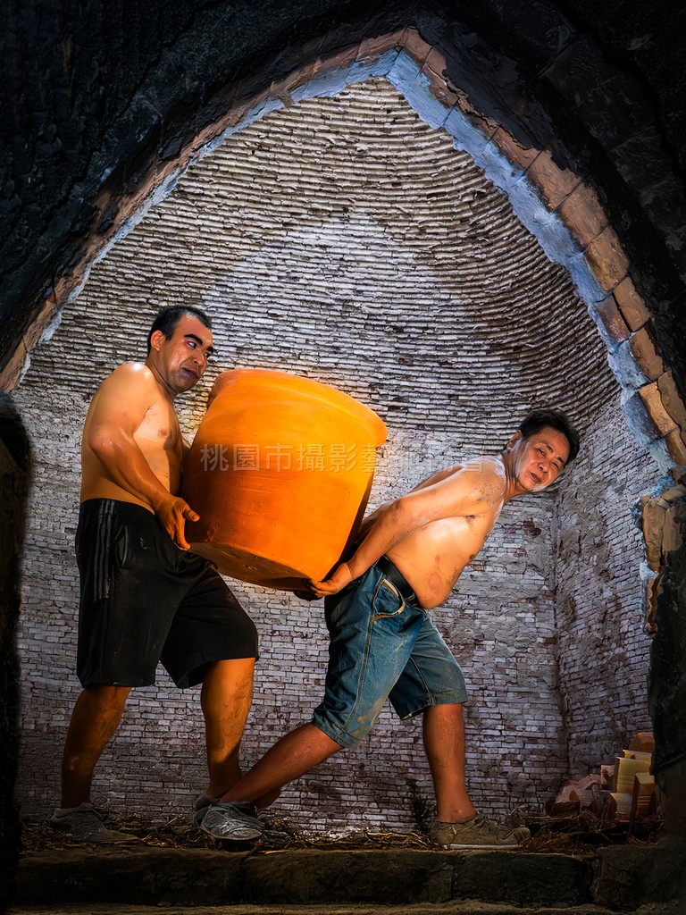 你扛我扶