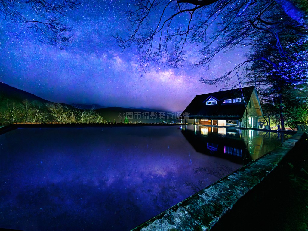 雪山登山口銀河