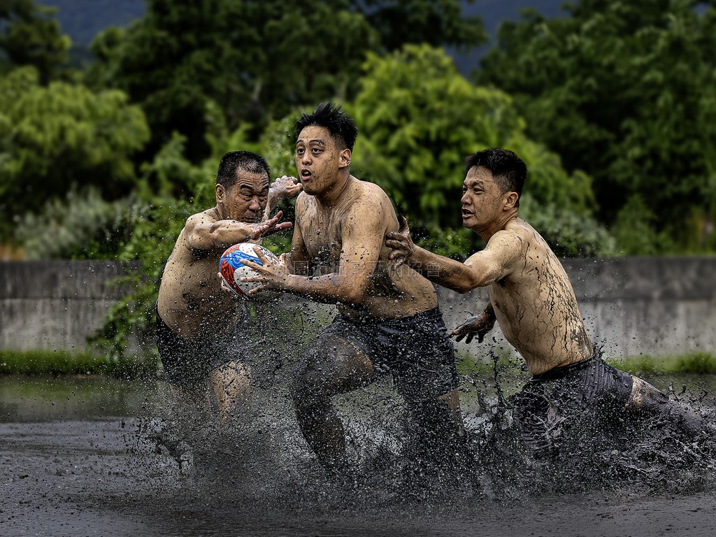 泥濘突圍
